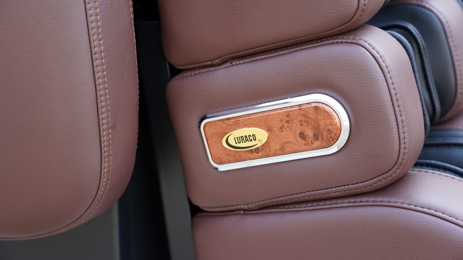 Luraco i9 Max PLUS Medical Massage Chair 12 Luraco i9 Max PLUS Medical Massage Chair - Image 12